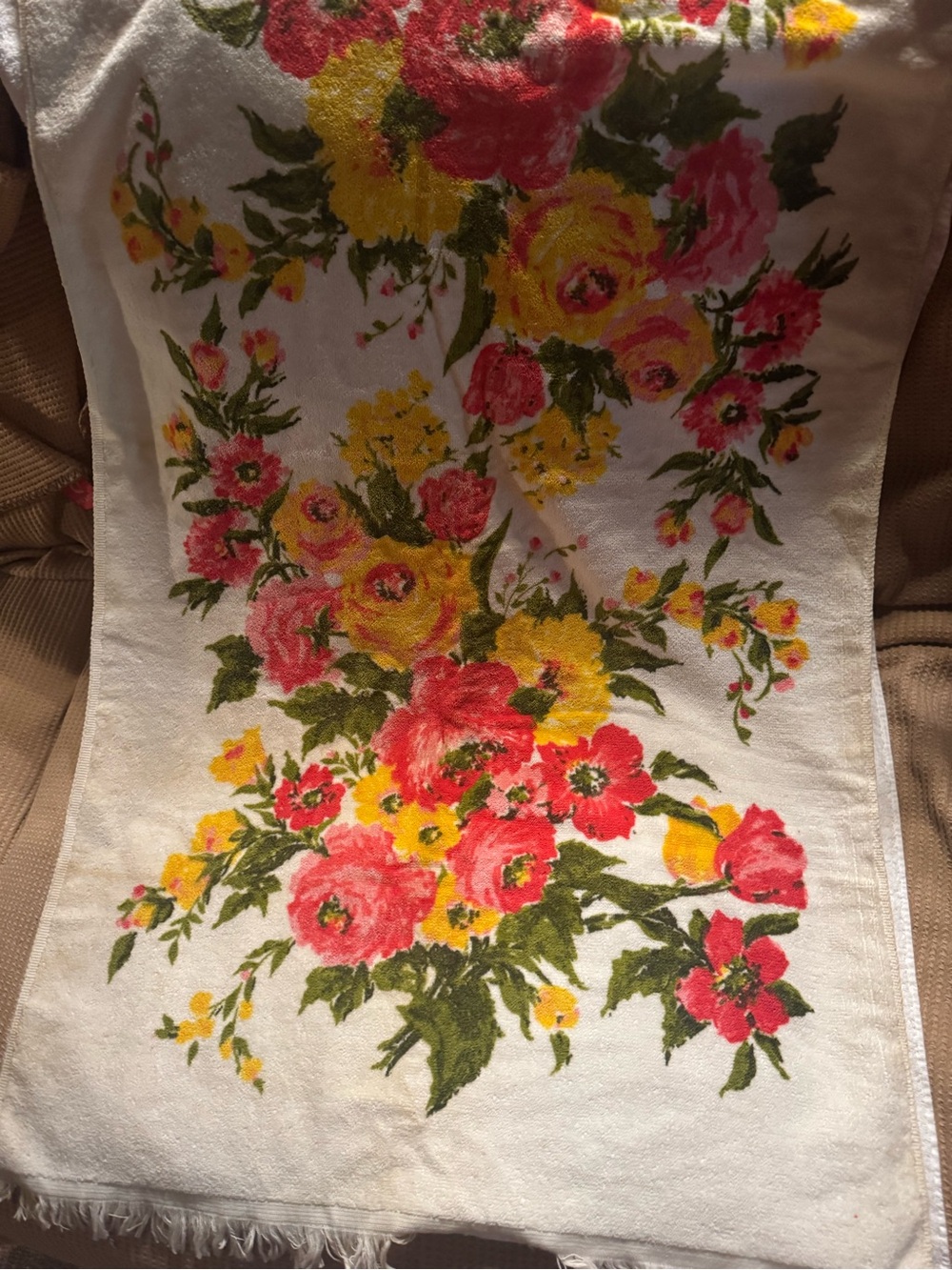Floral Vintage-Inspired Cotton Towel in White with Pink & Yellow Blooms